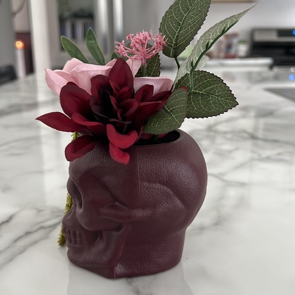 Target Bullseye 2023 - NWT - Faux Fall Bouquet in Skull Vase - Picture 2 of 8